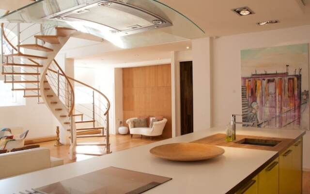 Modern Home In Greenwhich