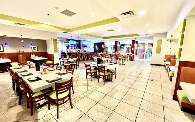 Holiday Inn Hotel And Suites Covington