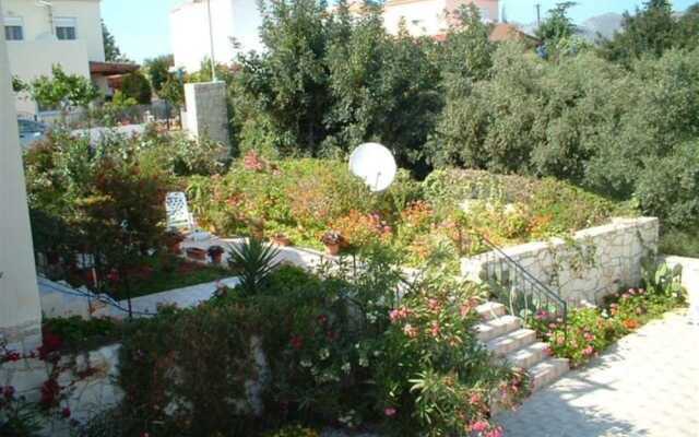 Akrotiri Gardens