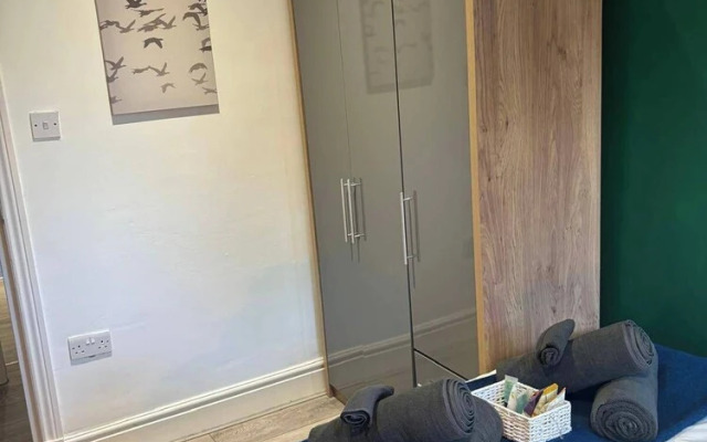 South Manchester 2-bed Apt With Ensuite, Sleeps 4