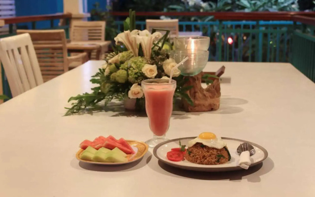 The Green Zhurga Suites