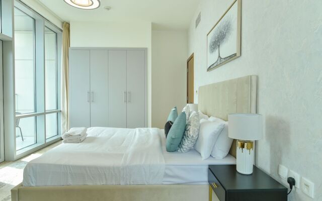 Dubai Canal View 1 BR Premium Apartment - AMN