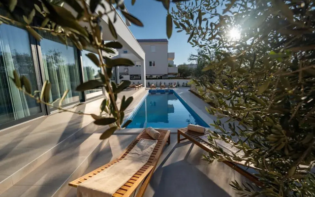 Villa Cataleya with private heated pool