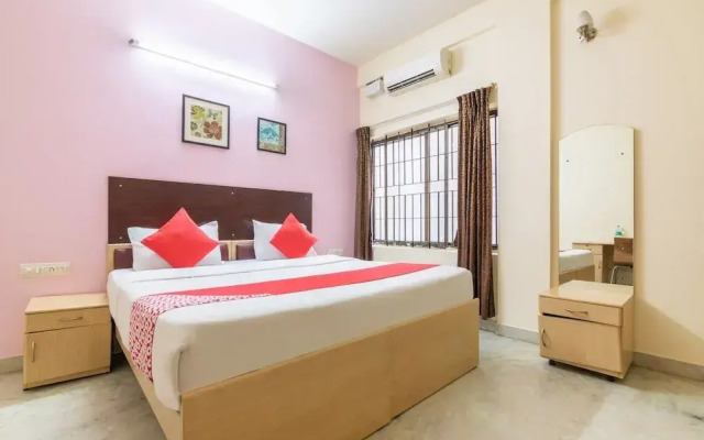 OYO 5379 Crown White House