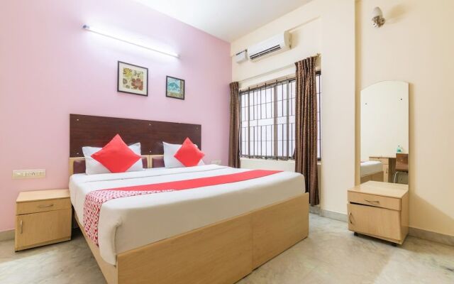 OYO 5379 Crown White House