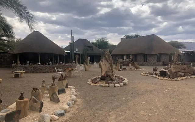 Tsauchab River Lodge
