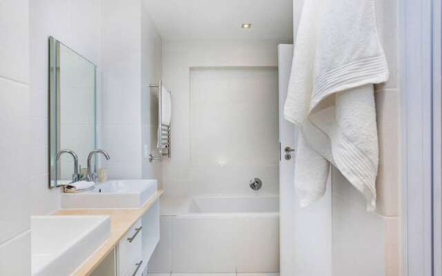 Clifton Apartment w Direct Beach Access Marella