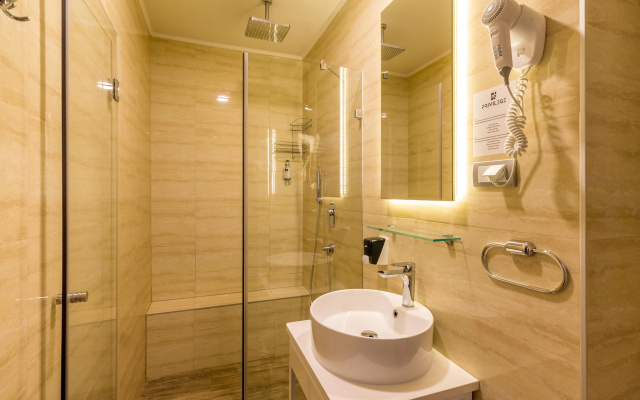 Privilege Room's by Central Park - Image 7
