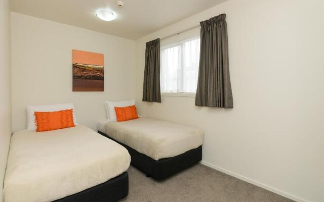 Ellena Court Motel