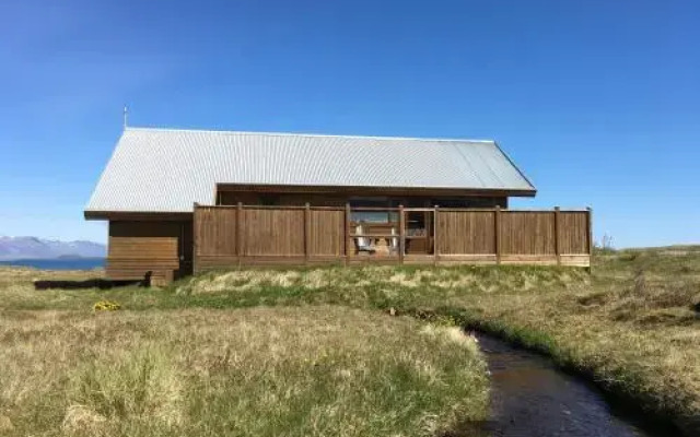 Glass House With Private River And 360 Views