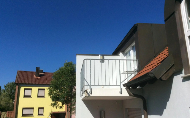 Studio Ochsenfurt mit sonnigem Balkon