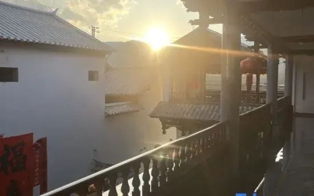 Shaxi Ancient Town Shier Yue Homestay