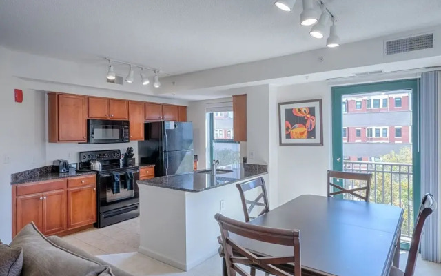 Thomas Circle Apartments by Global