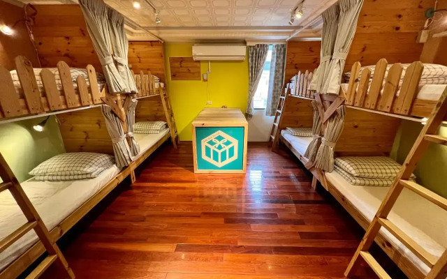 Gift Box Hostel