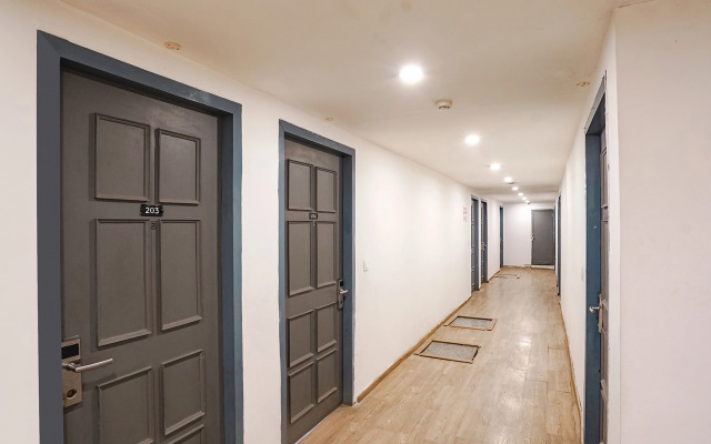 FabHotel Santosh Palace