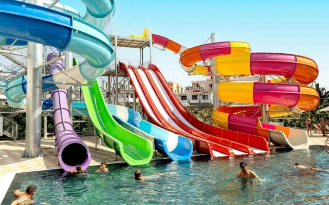 Fafa Aqua Palace Resort & Spa