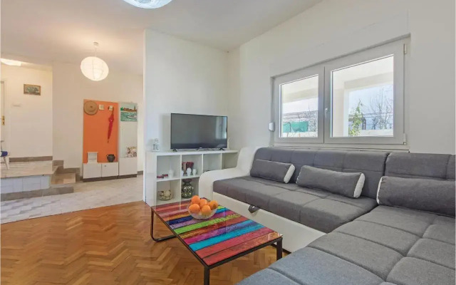 Two-Bedroom Apartment in Fazana