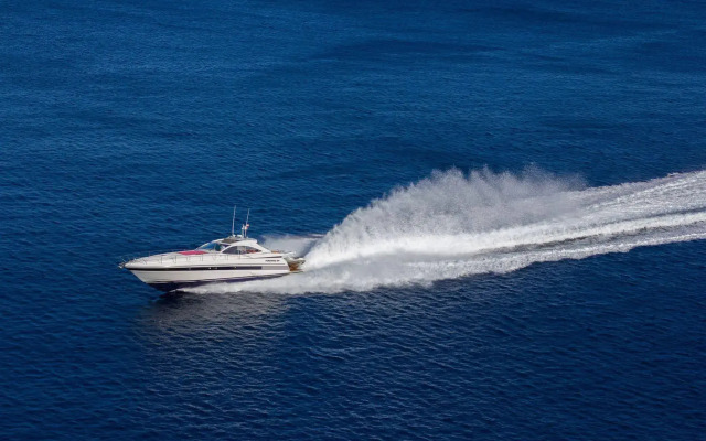 Yacht hotels