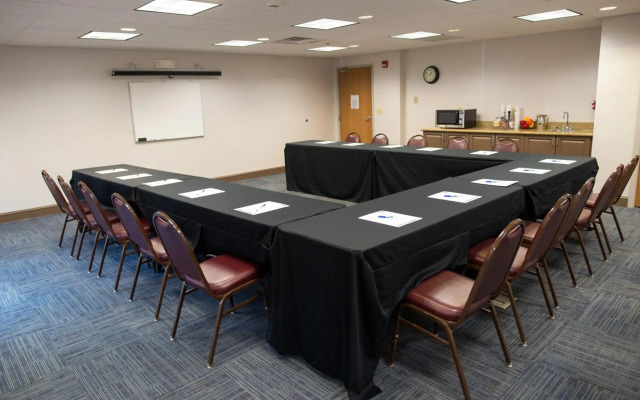 Holiday Inn Express Hotel & Suites Chanhassen by IHG