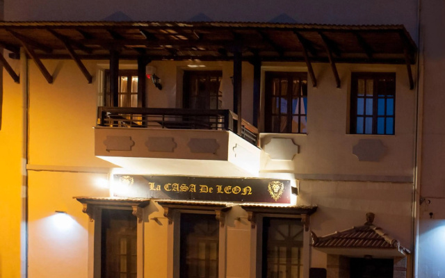Platos's Academy Studio 100m² (4min METRO)