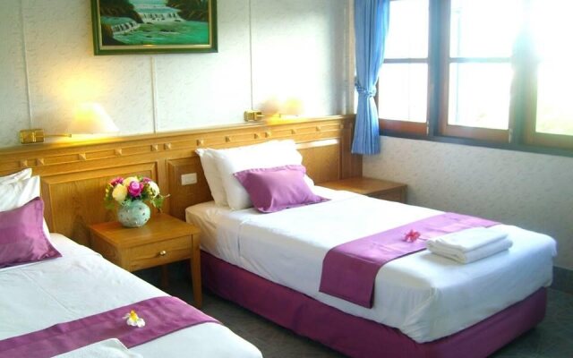 Leng Hotel