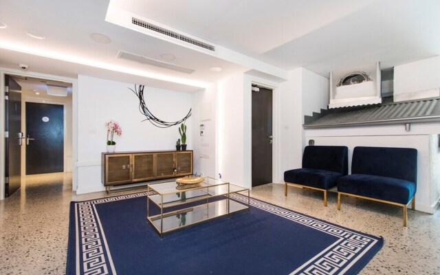 Restful Room in the City With Rooftop Terrace