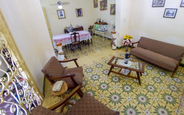 Hostal Colon 271