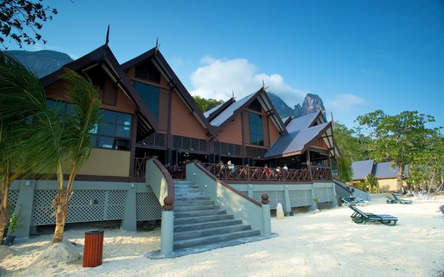 Tunamaya Beach & Spa Resort