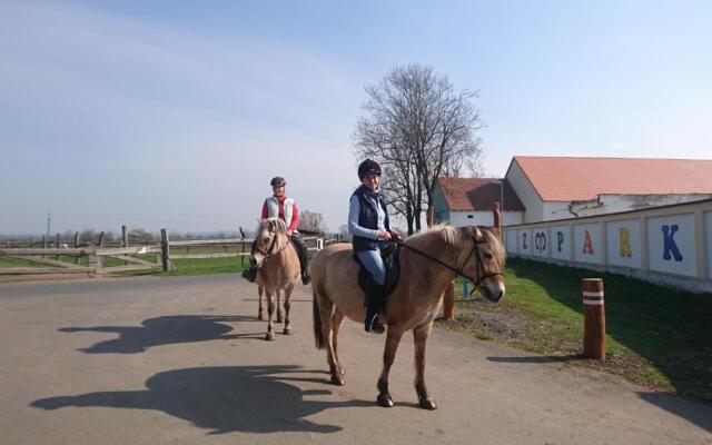 Zoopark Zelčín