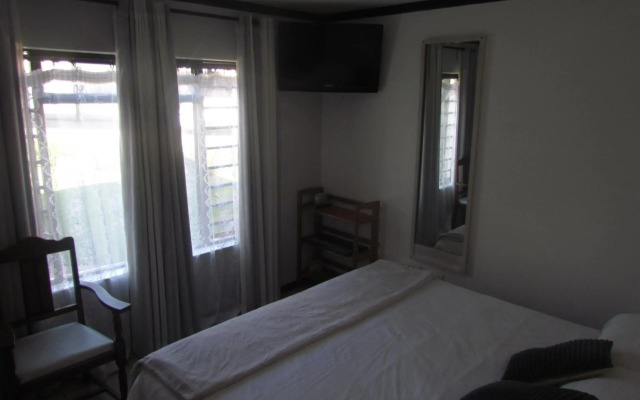 Santini Lace Self Catering Unit
