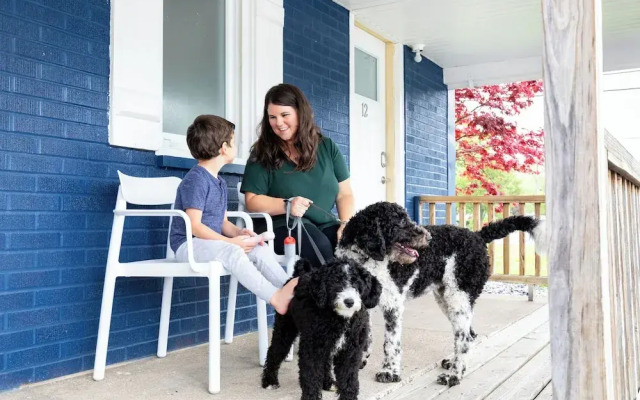 Anchor Bay Inn and Suites