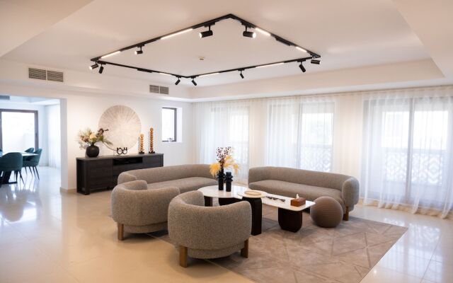 Lux 5BR Townhouse in Balqise Residence