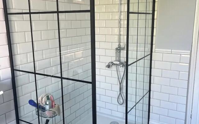 Charming 3BD House W/private Garden - Bristol