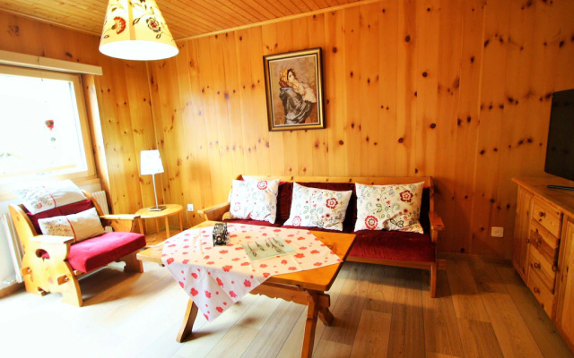 Looked after holiday house with a superb view concerning the Rhônedal. – Guest Rooms – Naters