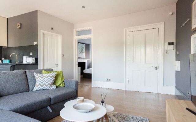 The Riverside Escape - 3bdr in 3 Central Apartments