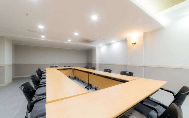 Reborn Suwon Silkroad Hotel