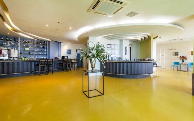 Pine Beach Hotel