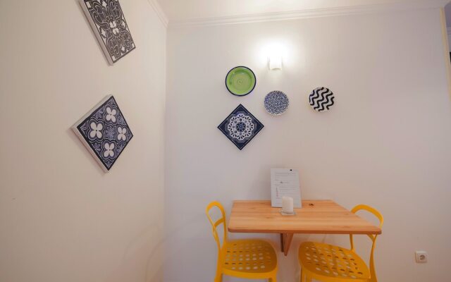 Nomad's Alfama Flats - Typical Street