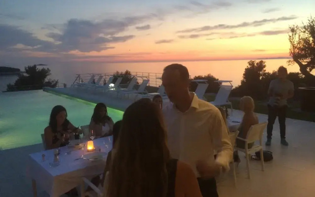 Golden Rays Luxury Villas