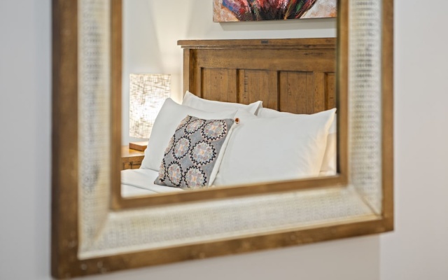 Whitsunday Organic Bed & Breakfast – Guest Rooms – Airlie Beach