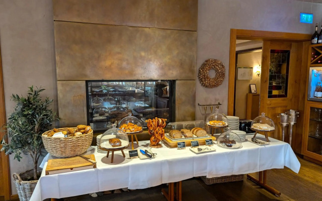 Bauer Hotel & Restaurant