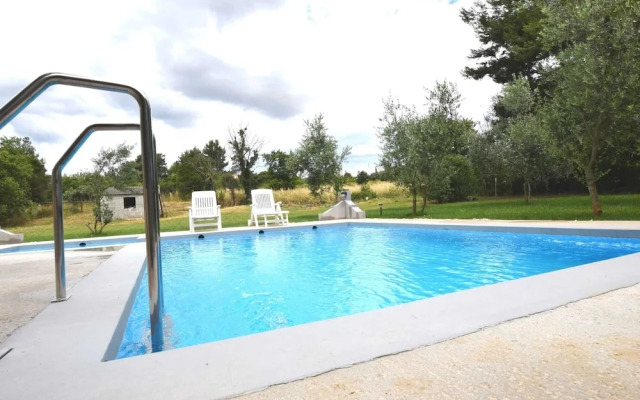 Modern Apartment in Banjole With Pool