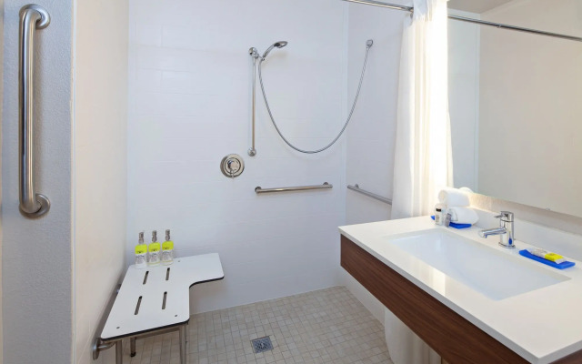 Holiday Inn Express & Suites Rancho Mirage - Palm Spgs Area by IHG