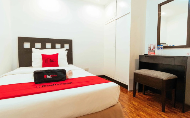 RedDoorz Premium near Greenbelt Makati
