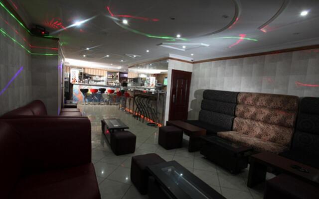 Prince Of Anthony 1960 Hotel-apartment