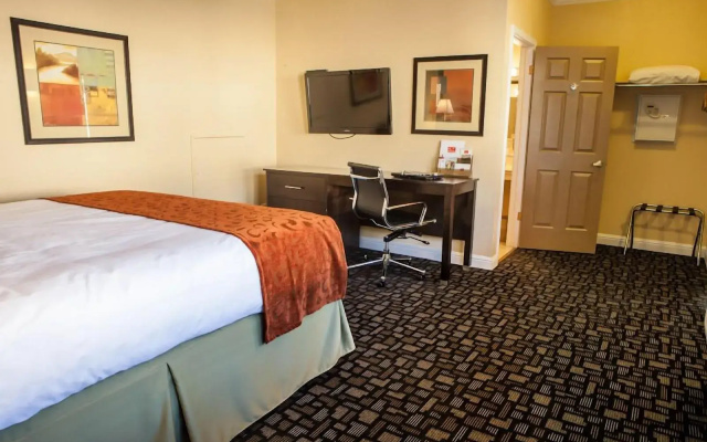Marinwood Inn & Suites