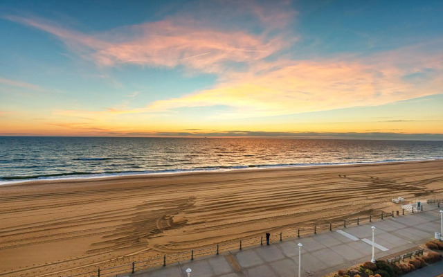 Ocean Sands Resort, Oceanfront, Virginia Beach by Vacatia