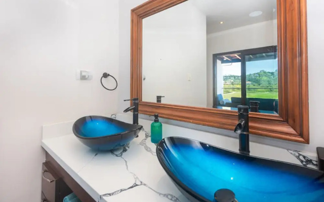 Pristine Bay 1005- Villa Loce 4 Bedroom Home