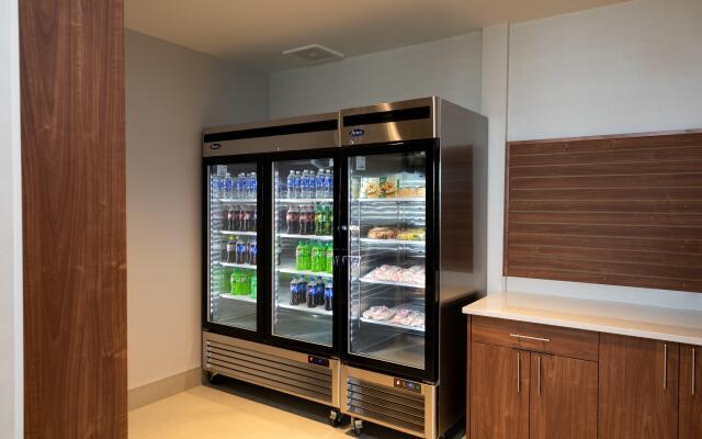Holiday Inn Express Lethbridge Southeast by IHG