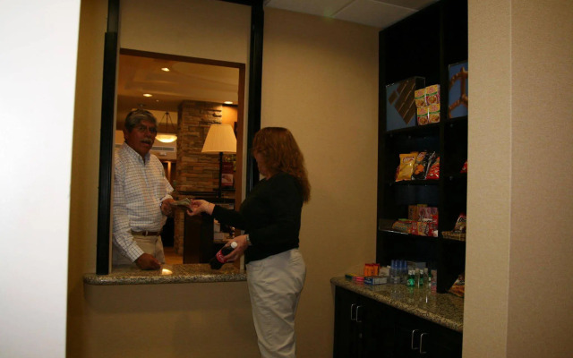 Hampton Inn & Suites Barstow